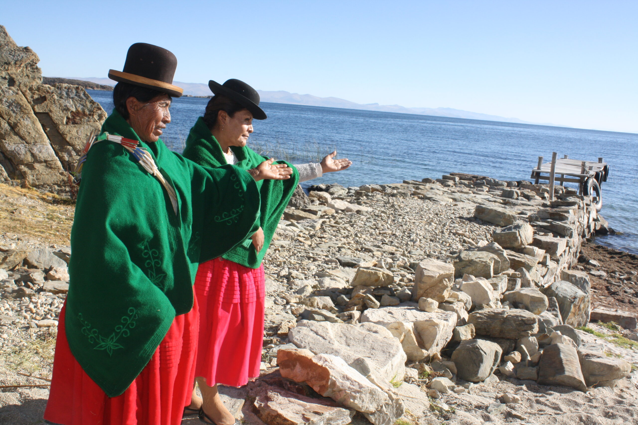 Guardianas del Titicaca: Mujeres aymaras que luchan por su lago Sagrado