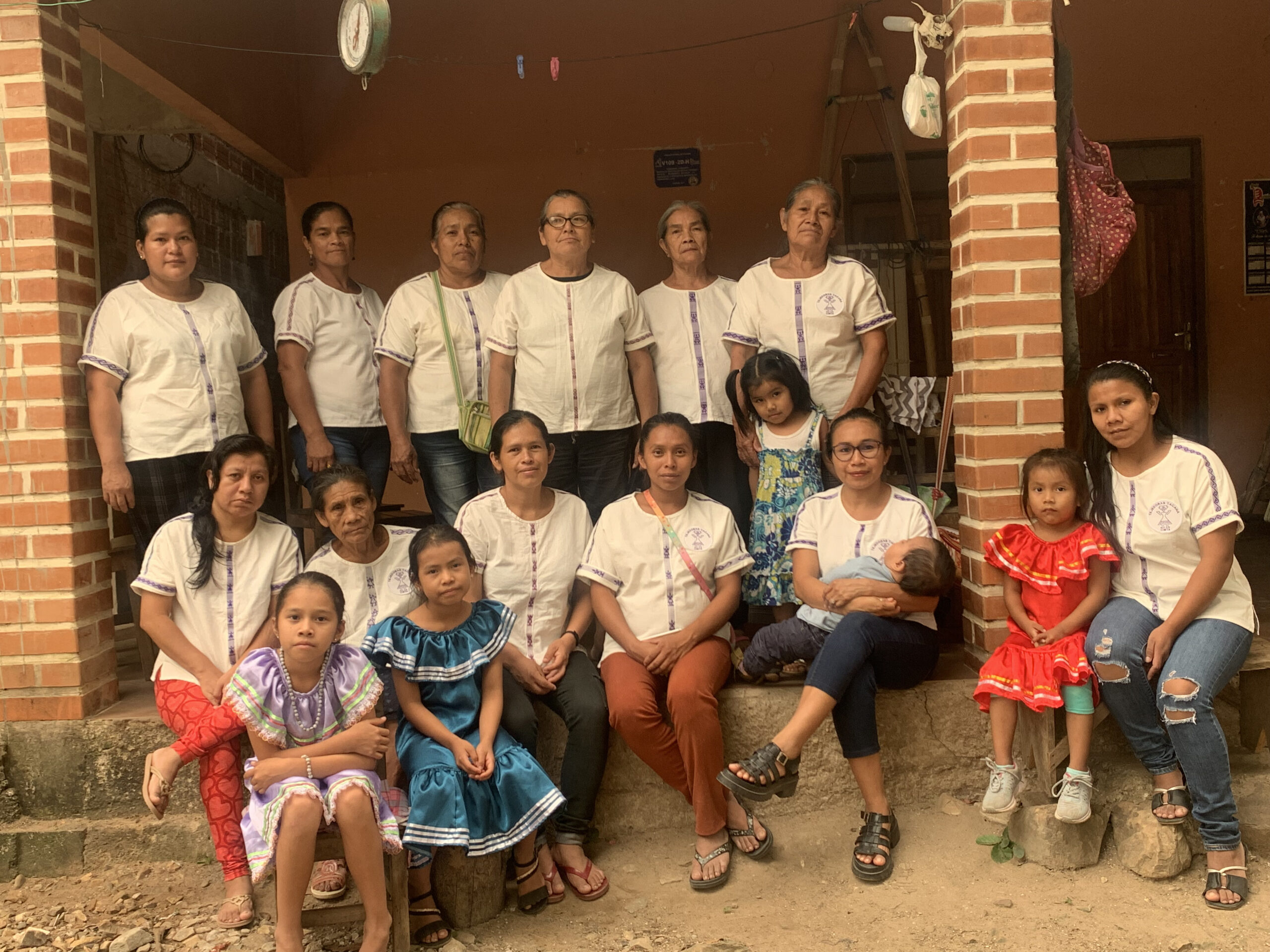 Mujeres tacanas lideran un modelo económico que protege el bosque quemado