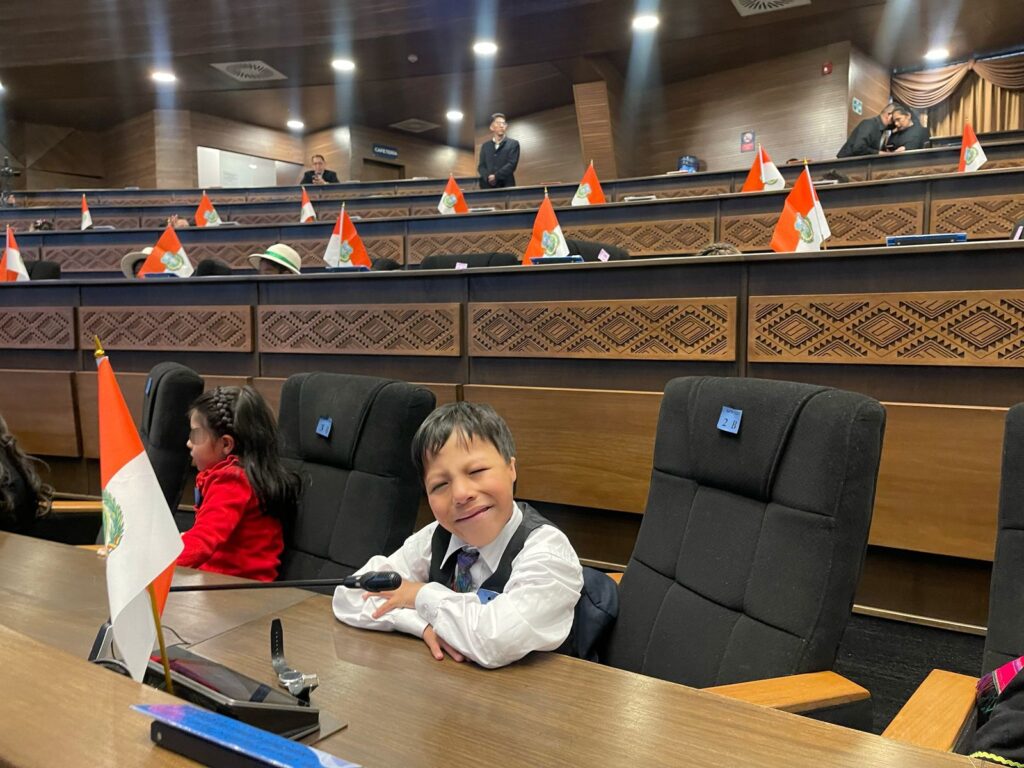 Joaquín fue parte de los niños y niñas que visitaron la Asamblea Legislativa. Foto: Cortesía de Eliana Irusta.
